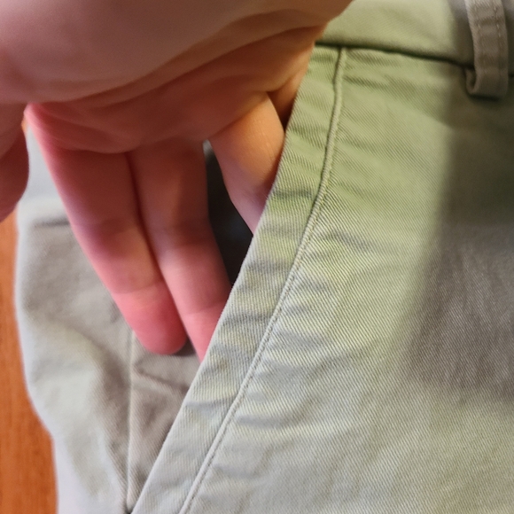 Loft LIKE NEW sage green Riviera shorts - Picture 5 of 7